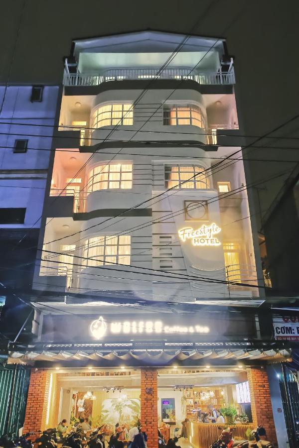 Free Style Hotel Dalat Bagian luar foto